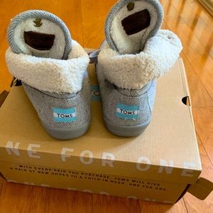 GUC Toms lined booties!